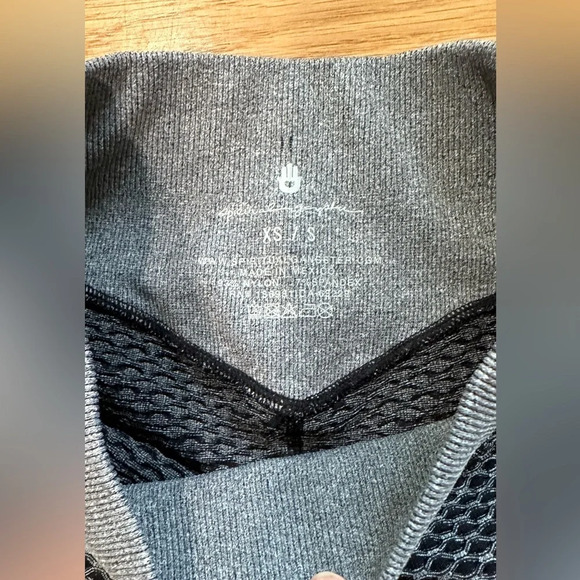 NWT Spiritual Gangster Black and Gray Textured Leggings XS/S - Picture 6 of 7